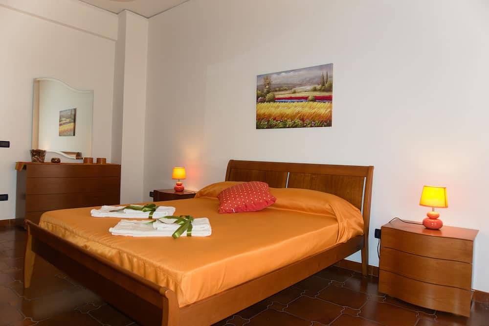 Ganze Wohnung, Ferienhaus Neverending Sea: Wohnung mit Meerblick im Zentrum von Salerno in Salerno, Tyrrhenische Küste Kampanien