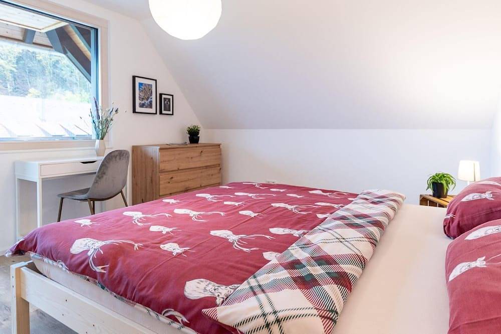 Ganze Wohnung, Fewo mit Whirlpool und Fass-Sauna im Schwarzwald in Hausach, Kinzigtal