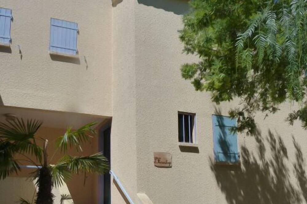 Ganze Wohnung, Pinienwald und Meerblick für diese angenehme, sehr ruhige 3-Zimmer-Wohnung 200 m vom Strand entfernt in Sanary-sur-Mer, Toulon Region