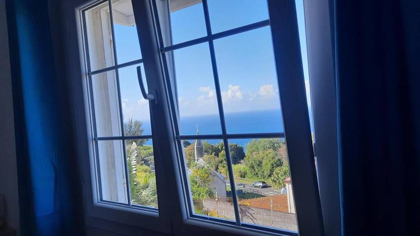 Gîte pour 4 personnes, avec terrasse ainsi que jardin et vue à Petite-Île - 3