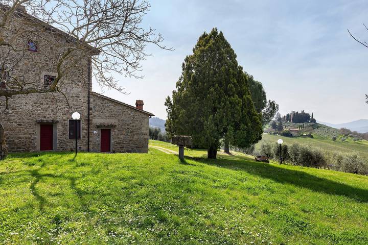 Appartamento intero, Agriturismo Palaia - Le Botti spazioso Appartamento in Agriturismo con Piscina in Pelago, Valdarno