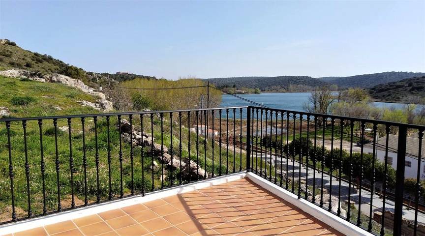 Casa rural para 8 personas, con Balcón y Terraza además de Vistas al lago y Vistas en Ruidera