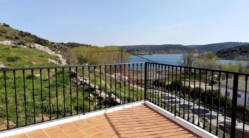 Casa rural para 8 personas, con balcón además de vistas y vistas al lago - 1