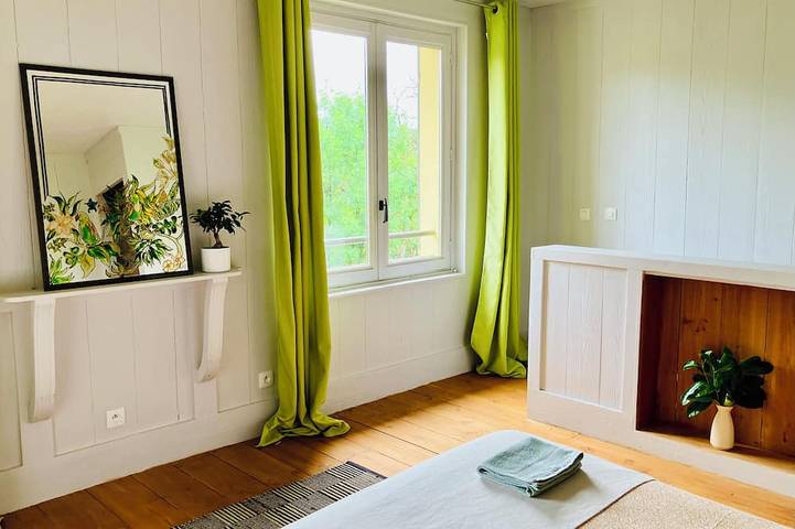 Apartamento entero, Les Sources Apartment at the Maison du Morvan in Saint-Honoré-les-Bains, Parque natural de Morvan