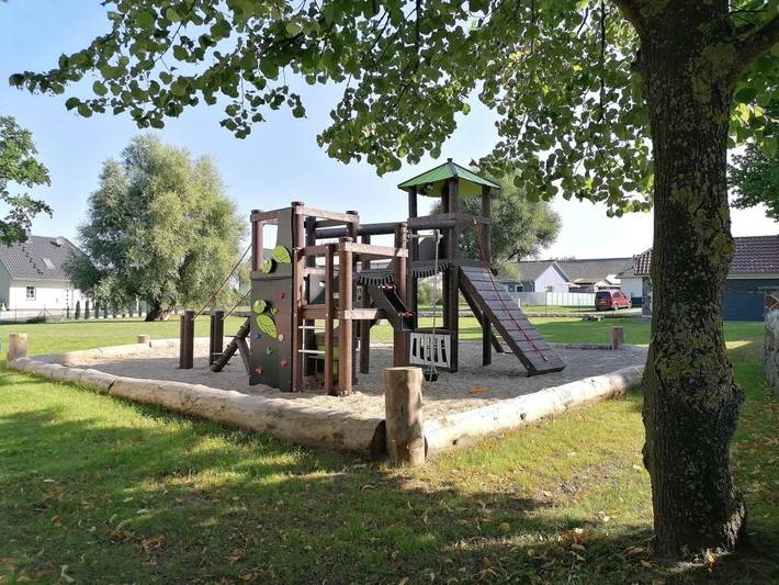 Ferienwohnung für 17 Personen, mit Garten und Balkon in Pepelow