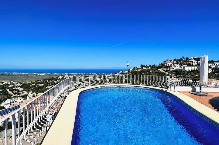 Appartement de vacances pour 4 personnes, avec balcon et jardin ainsi que jacuzzi et piscine - 1