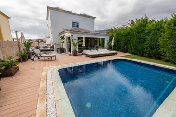 Villa für 6 Personen, mit Pool und Ausblick sowie Garten in Adeje