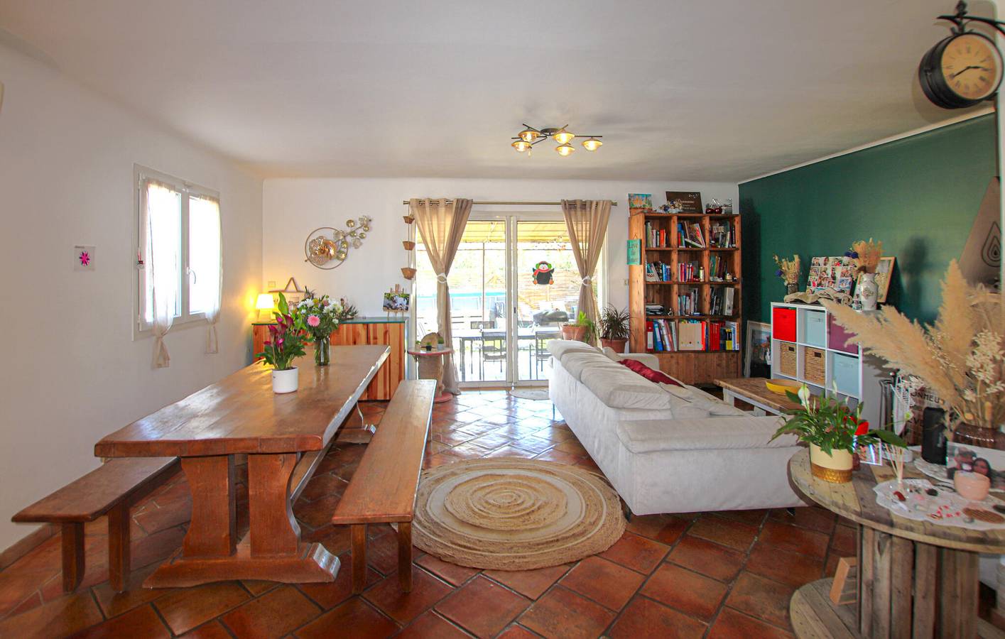 Acogedor apartamento de 1 dormitorio con piscina y terraza en Saint-Savournin in Cadolive, Costa mediterránea (Francia)