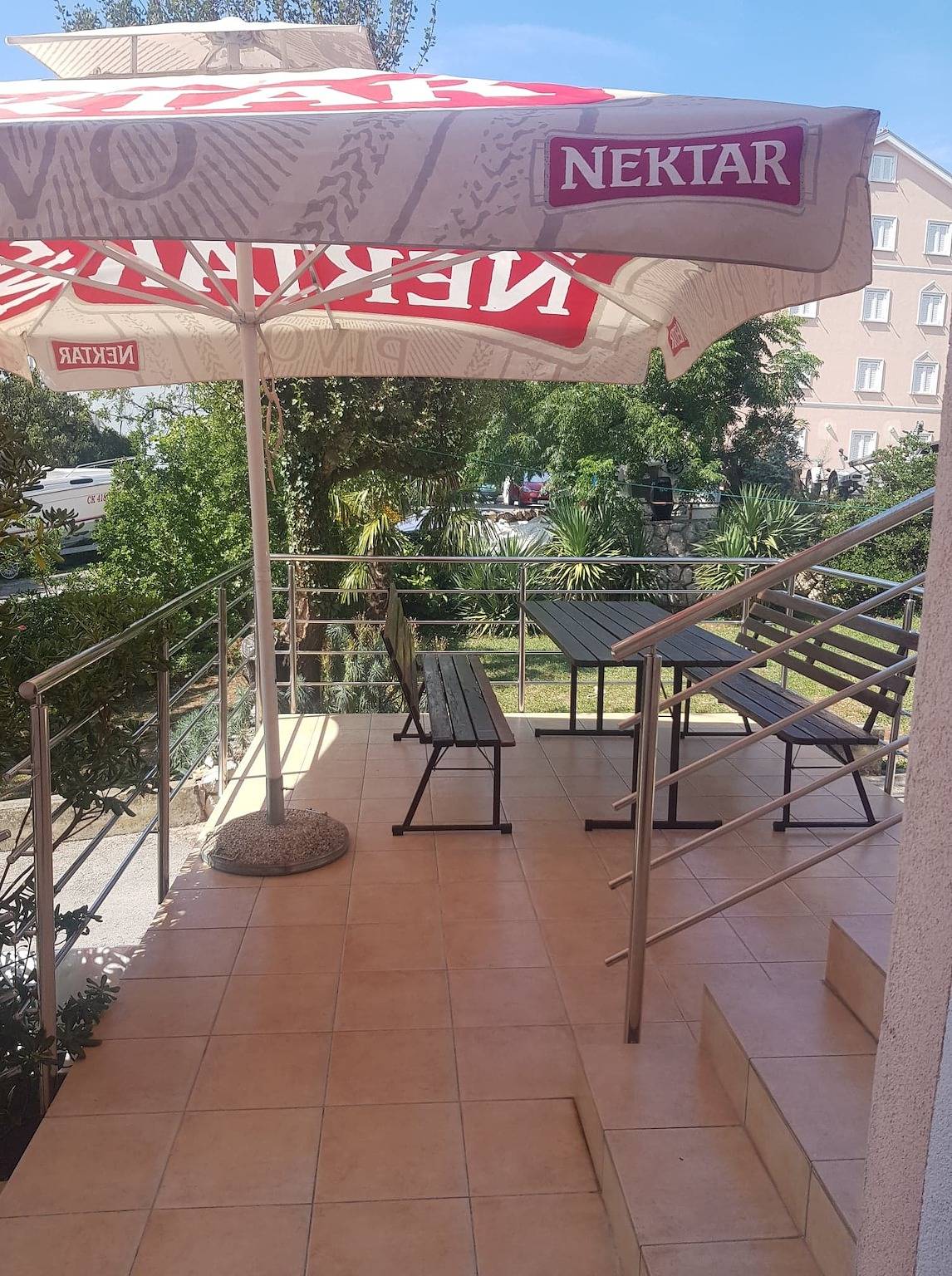 Ganze Wohnung, 1-Zimmer-Ferienwohnung mit Balkon und Meerblick Dramalj, Crikvenica A-18467-b in Dramalj, Primorje-Gorski Kotar
