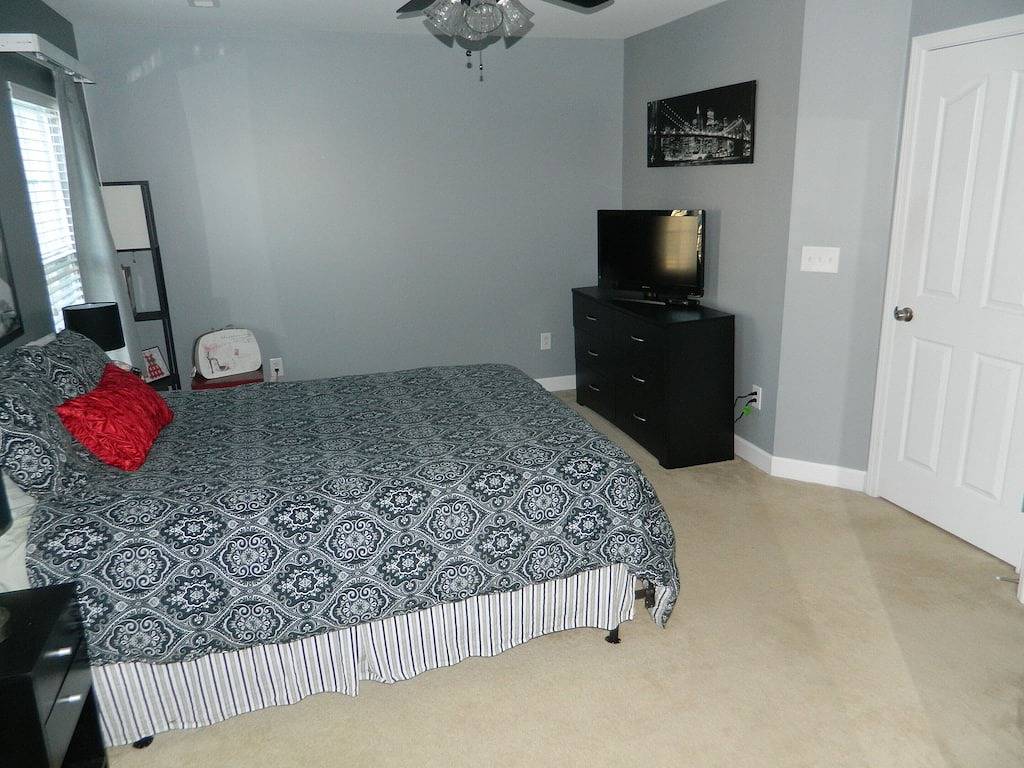 Gemütliches und praktisch eingerichtetes Stadthaus mit Aussicht in High Point, Guilford County