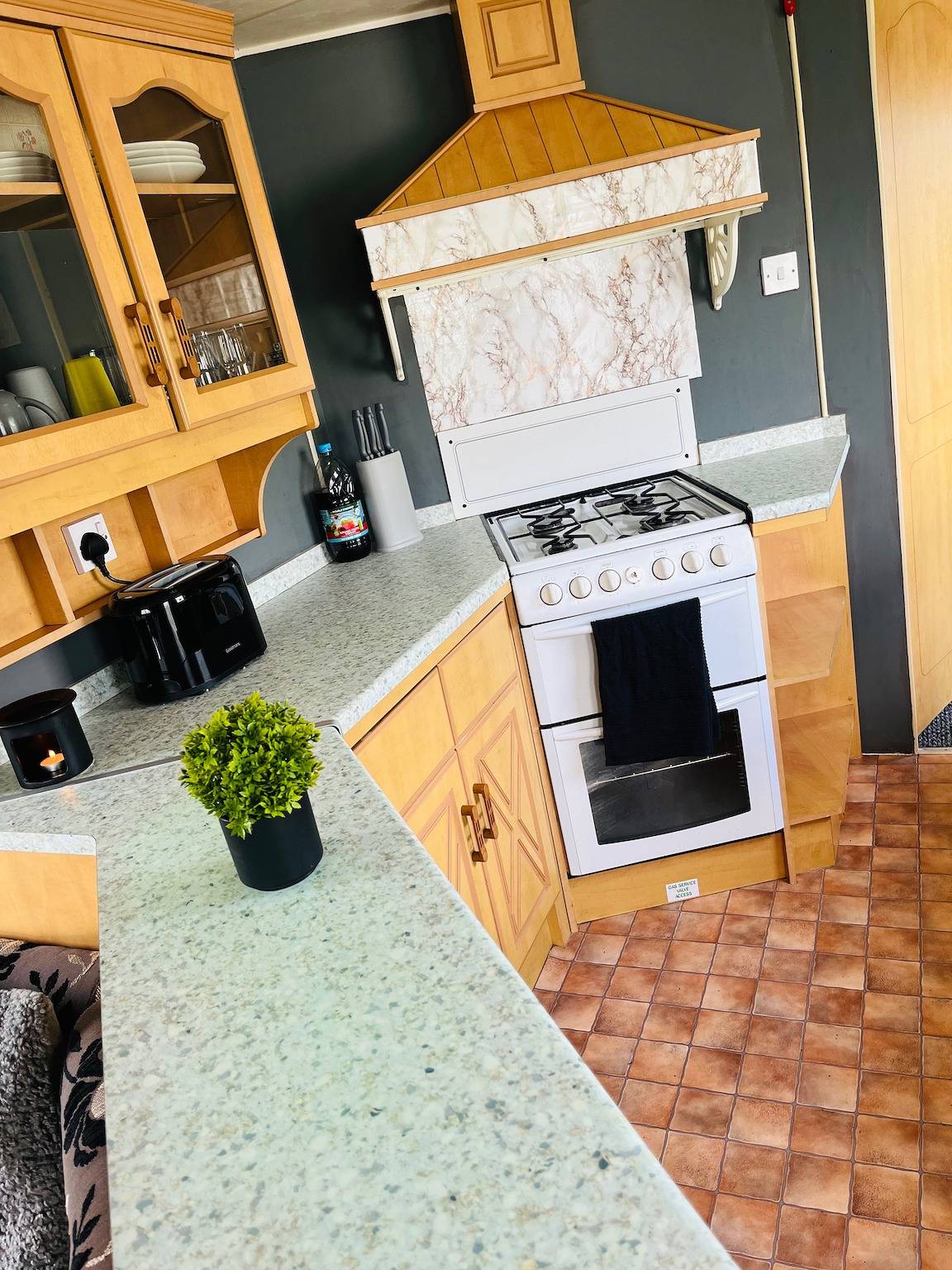 4-Bed Seaside Caravan, Free Wifi, Pet Friendly in Skegness, Lincolnshire