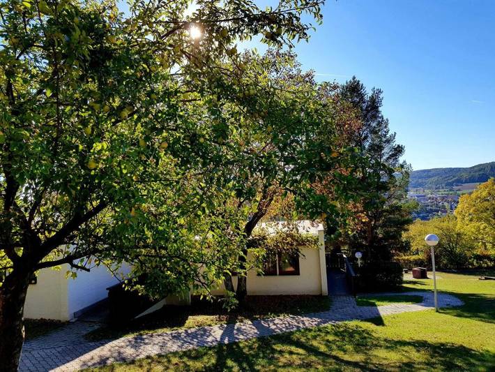 Bungalow für 6 Personen, mit Garten und Balkon sowie Ausblick, mit Haustier in Franken - 2
