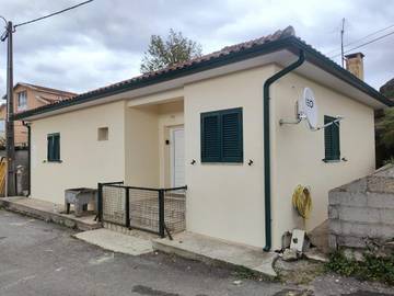 Gîte pour 5 personnes, avec terrasse et vue à Ribeira de Pena