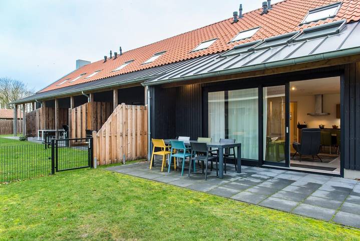 Ferienhaus für 6 Personen, mit Terrasse und Balkon/Terrasse