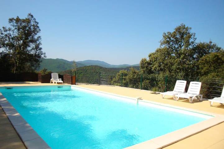 Location de vacances pour 12 personnes, avec Terrasse et Jardin à Saint-André-de-Majencoules