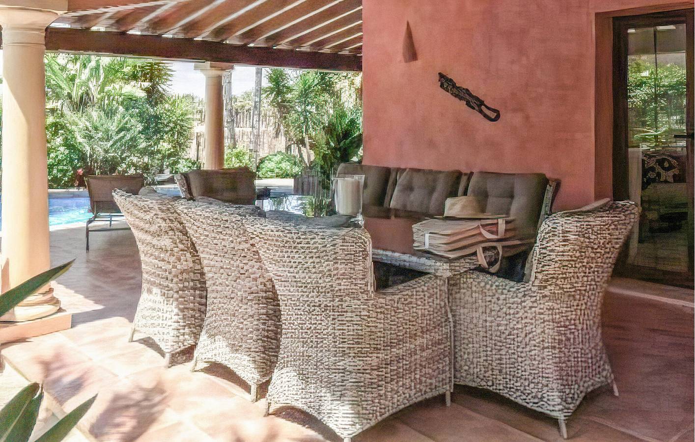 Luxury Beach Apartment with Pool & Parking in Playas de Vera, Vera
