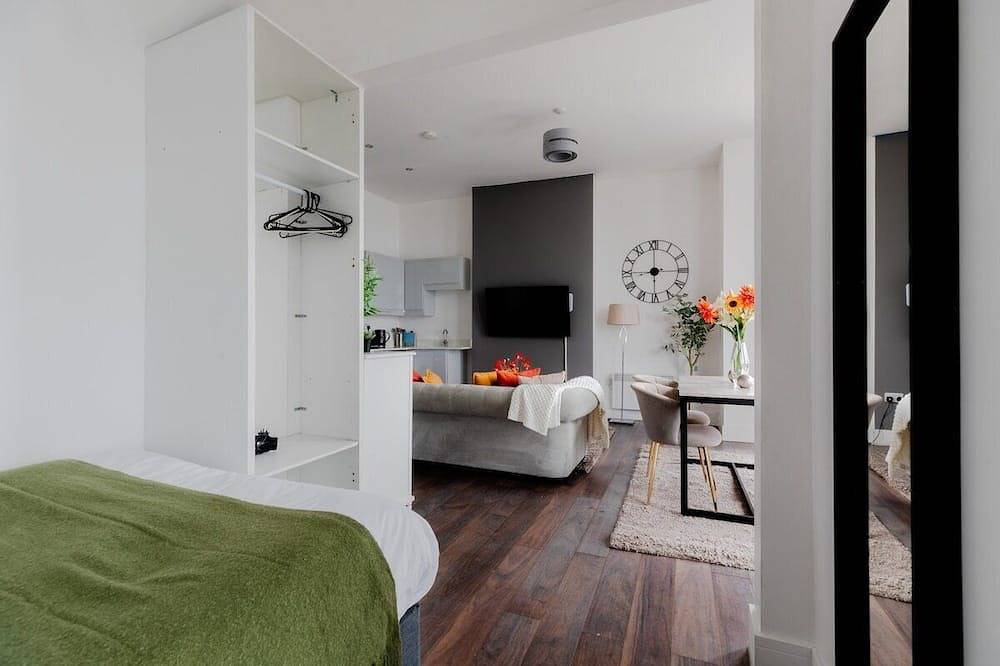 Apartment for 4 People in Westcliff-on-Sea, Southend-on-Sea