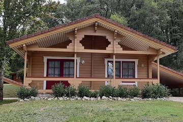 Gîte pour 6 personnes, avec piscine et jardin, animaux acceptés à Mauroux