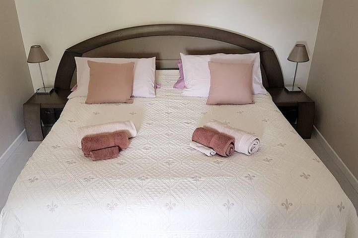 Location de vacances pour 6 personnes, avec terrasse ainsi que piscine et jardin à Saint-Aubin-Routot - 3