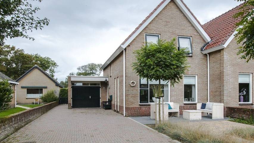 Vakantiehuis voor 9 personen, met terras en tuin op Ameland