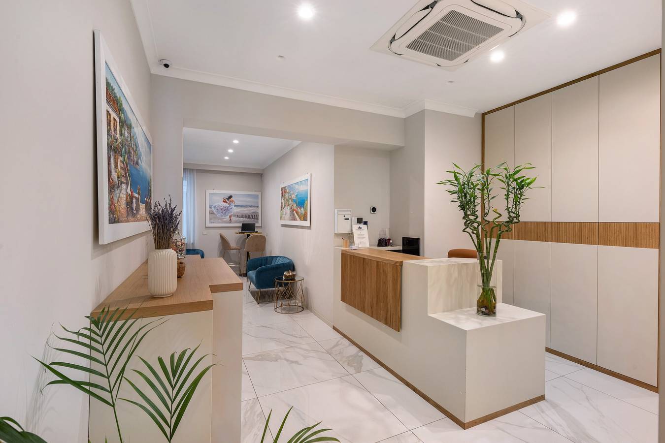 Room Suite with Private Pool, Wi-Fi, and Air Conditioning in Naples, Naples Province