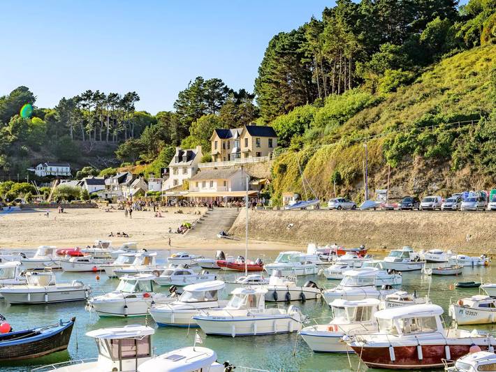 Location de vacances pour 8 personnes, avec jardin dans Plage de Bréhec