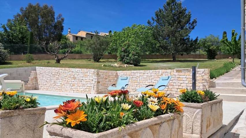 Cottage pour 9 personnes, avec vue ainsi que jardin et piscine à L'Hospitalet