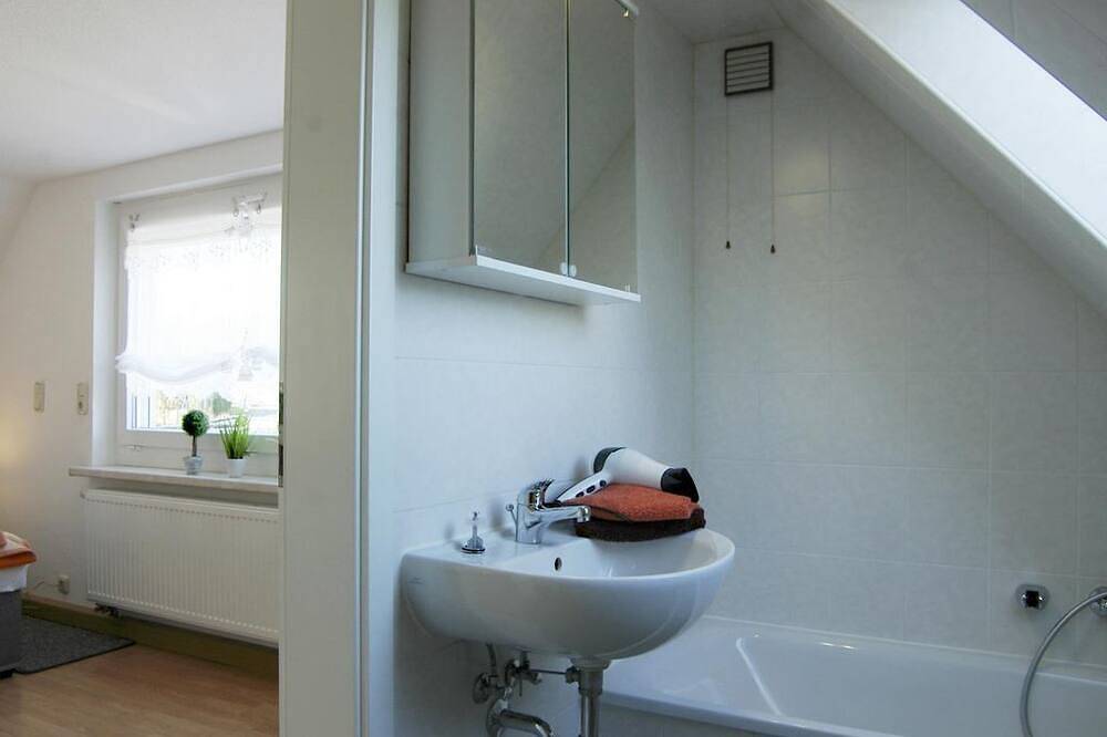 Ganze Wohnung, Ferienwohnung Maul - Ferienwohnung, Wohn-/Schlafraum in Dohna, Osterzgebirge