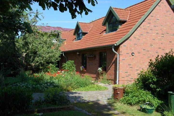 Ferienwohnung für 3 Personen, mit Garten