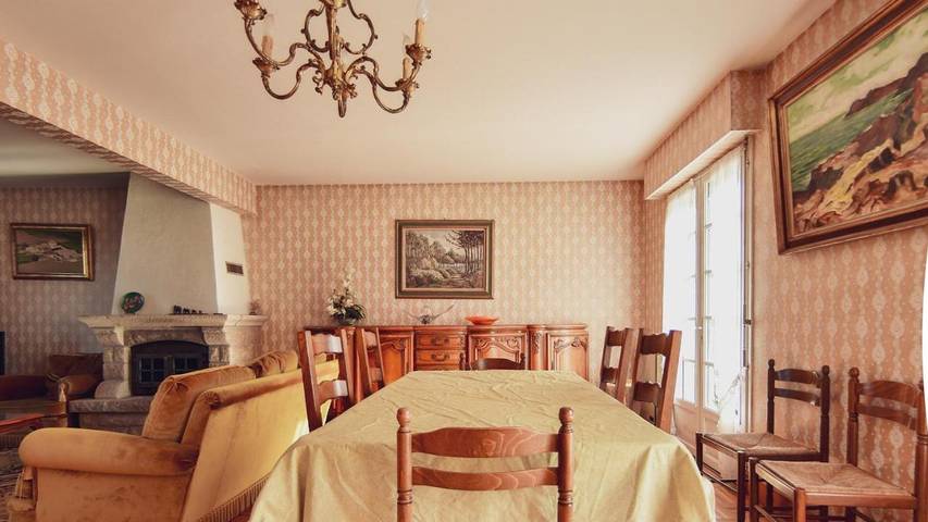 Location de vacances pour 8 personnes, avec terrasse ainsi que jardin et vue à Baye - 3