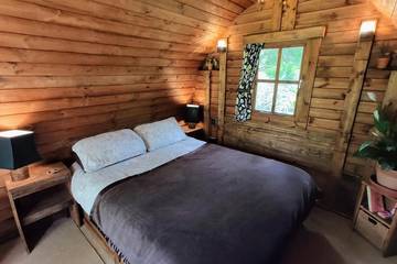 Log Cabin for 2 People in Cornwall, South West England, Photo 1