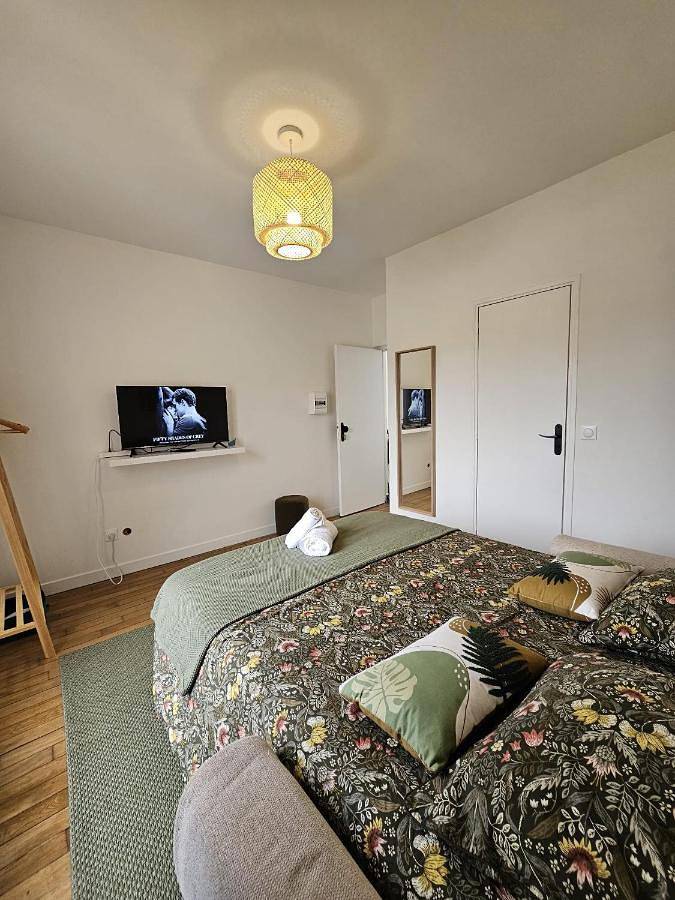 Chambre verte proche de stade de France in Pierrefitte-sur-Seine, Seine-Saint-Denis