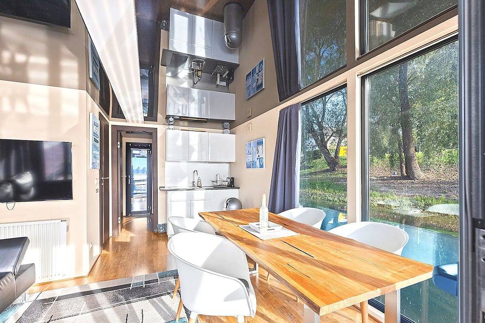 Houseboat villa.nautica in Wiesbaden, Rheingau