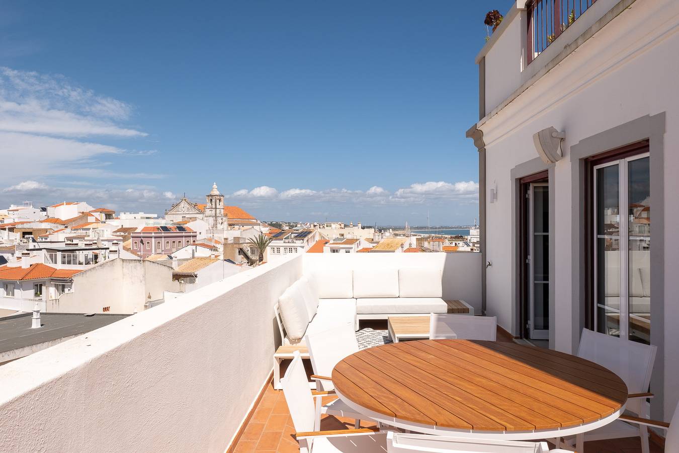 Vacation Rental for 6 Guests in São Sebastião, São Gonçalo de Lagos