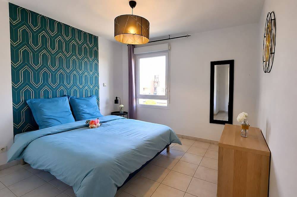 Apartamento entero, Perle Lumineuse T2 Downtown, Comfortable, with Balcony in Saint-Priest, Lyon region