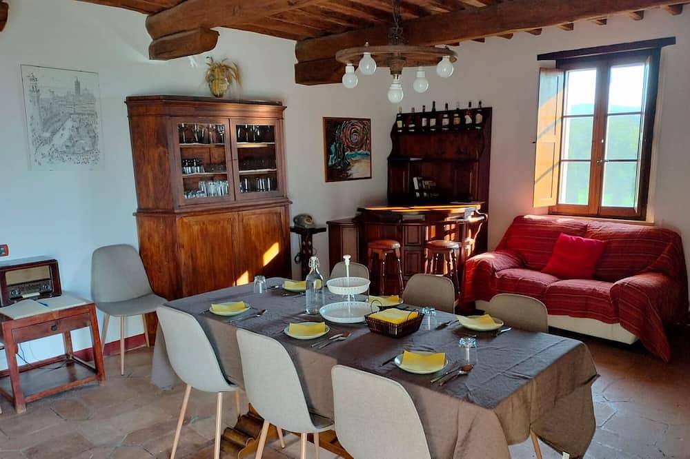 Stay in the countryside a stone's throw from the spa in Rapolano Terme, Siena Provinz