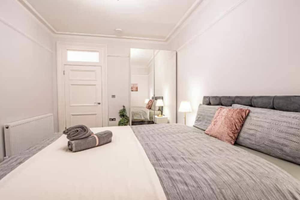 Ganze Wohnung, Stylish Central London Flat with Pool Table, Office Space & Prime Location in London, Südostengland