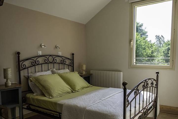 Location de vacances pour 6 personnes, avec Terrasse et Jardin à Saint-Julien-de-Lampon - 3
