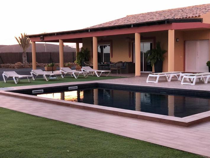 Casa rural para 17 personas, con piscina además de vistas y jardín en Tuineje - 3