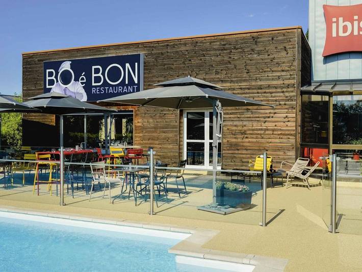Hôtel pour 2 personnes, avec Terrasse et Piscine à Le Coteau - 2