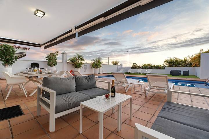 Villa "Aurora Playa La Arena" mit Meerblick, privatem beheizten Pool und WLAN in Puerto Santiago, Santiago del Teide