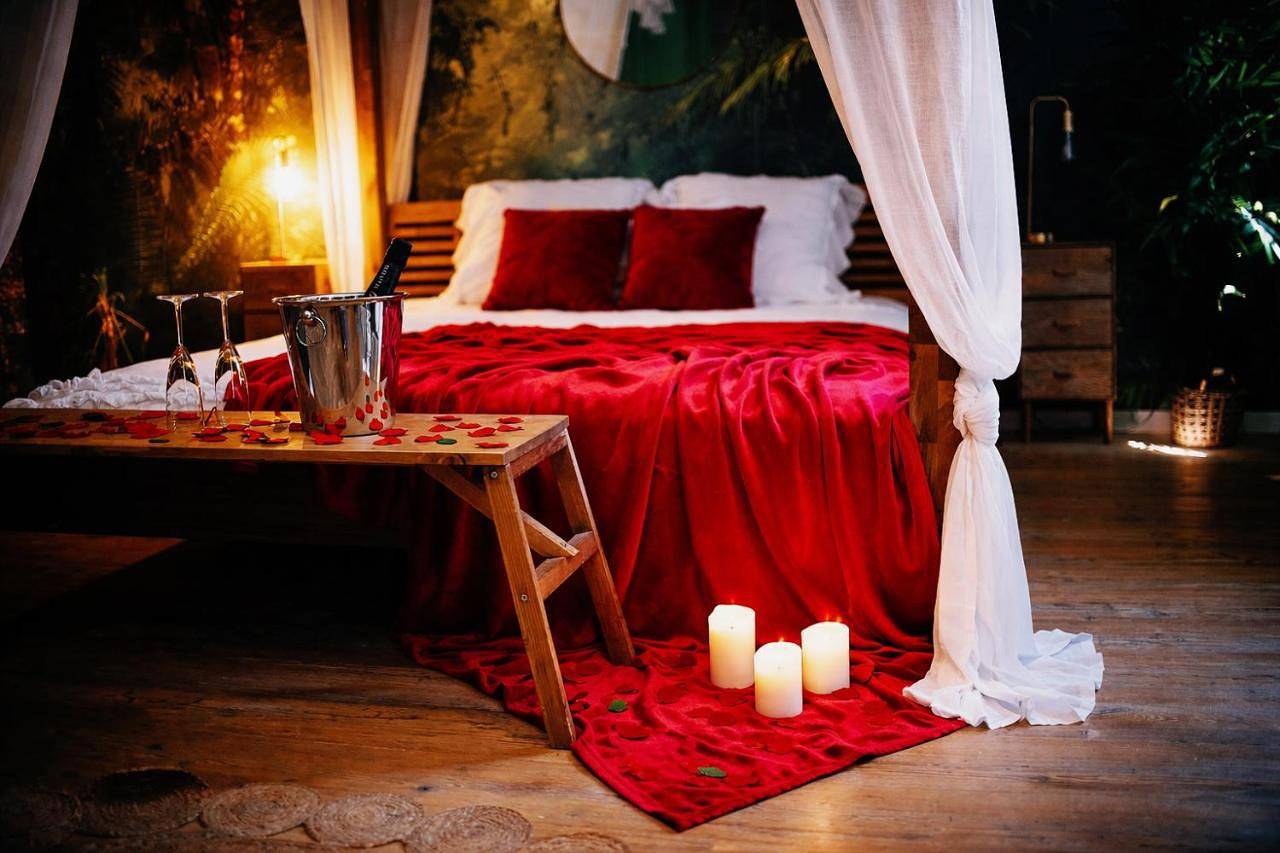Appartement entier, L'Evasion romantique en Amazonie, Spa, 5 min centre ville, Écran cinéma, day use, Lit baldaquin in Évreux, Région d'Évreux