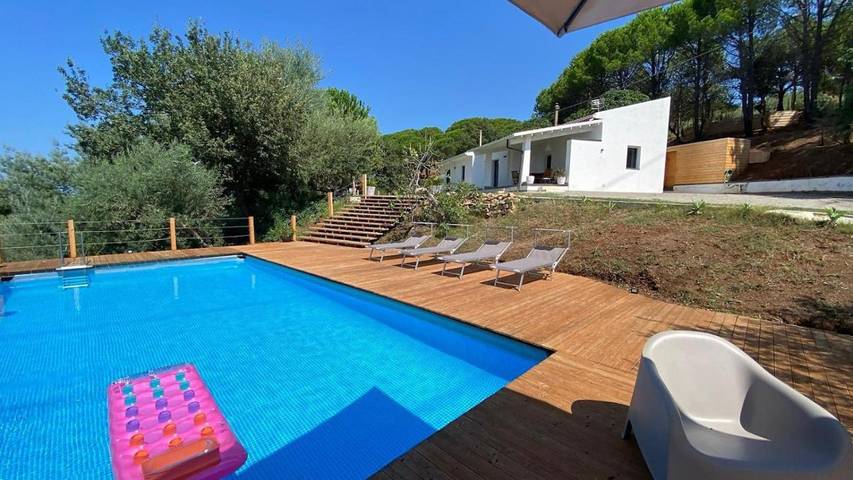 Villa für 5 Personen, mit Pool und Ausblick sowie Garten - 1