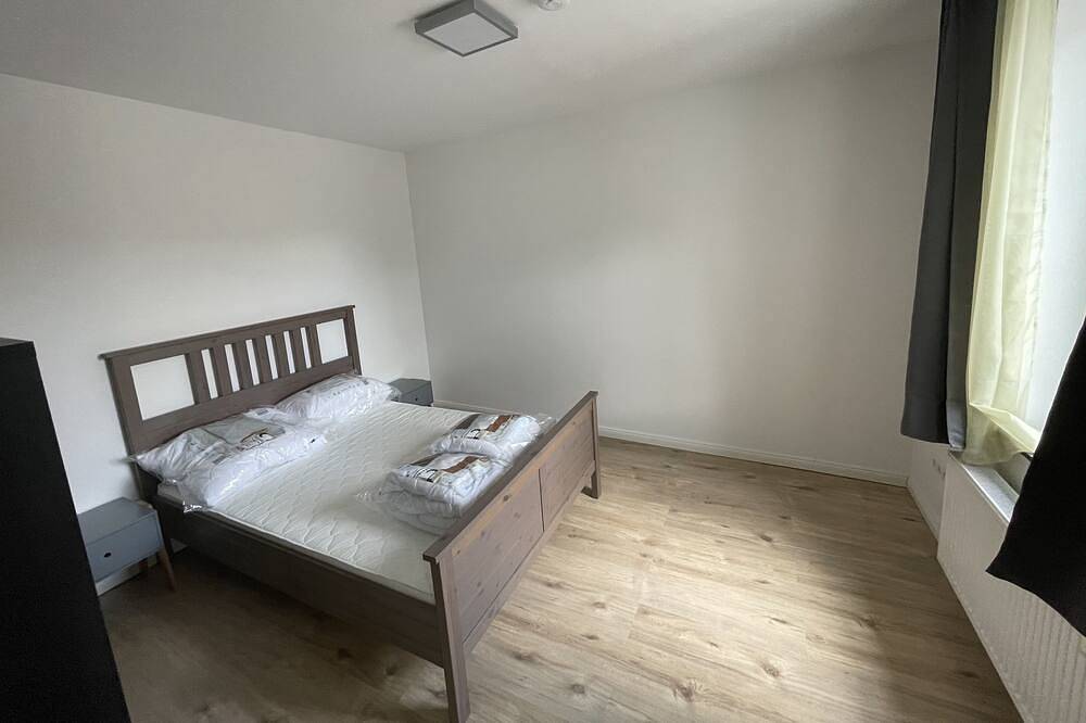 Große Wohnung mit eigenem Eingang im 2-Familien-Haus direkt am Naturschutzgebiet in Herzogenrath, Rheinland