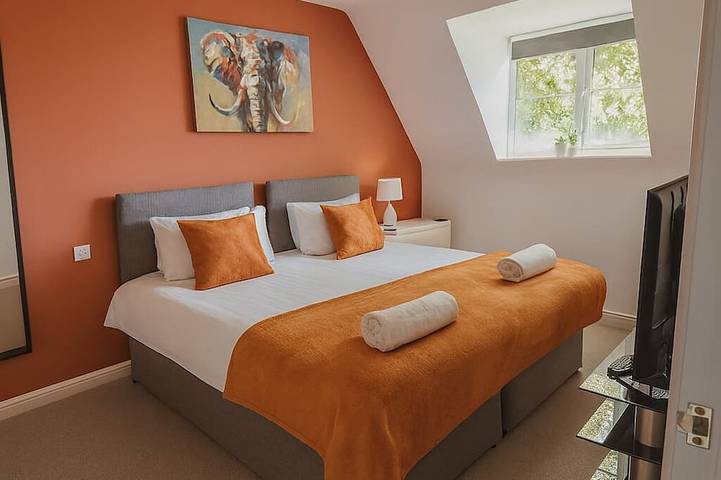 Entire apartment, 2 bed | Sleeps 5 | Free Parking in Birmingham, Birmingham Area