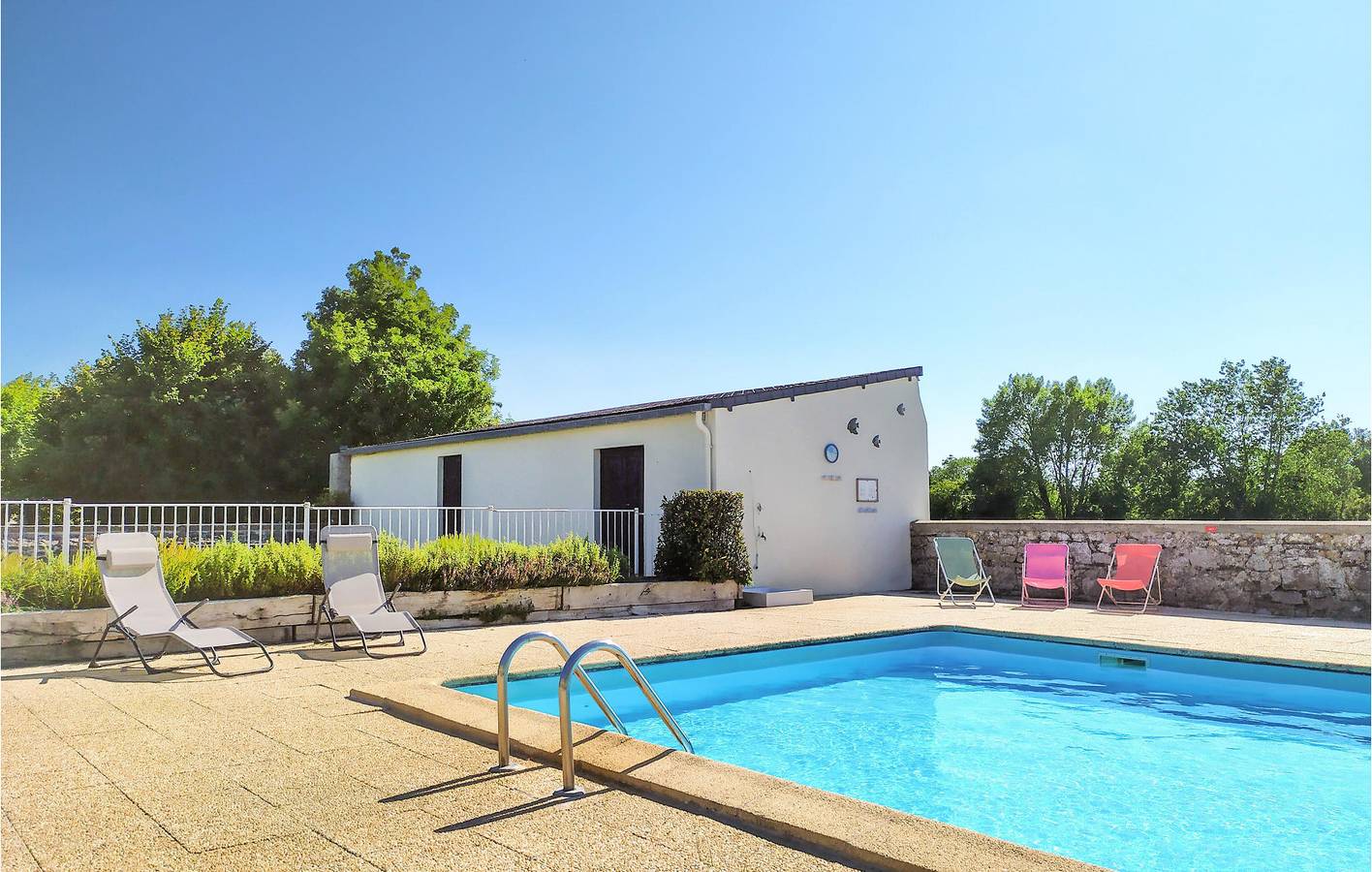 Apartment am Strand mit Pool und Parkplatz - 2,5 km zum Strand in Montmartin-sur-Mer, Coutances und Umgebung