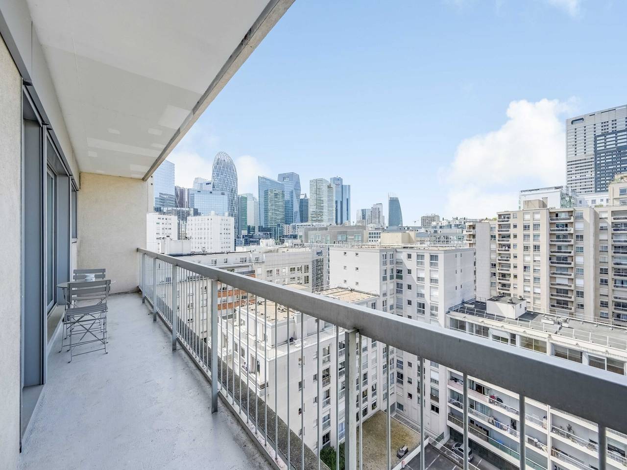 Apartamento entero, Apartamento luminoso – 1 dormitorio/4 plazas – cerca de París y La Défense in Courbevoie, Altos del Sena