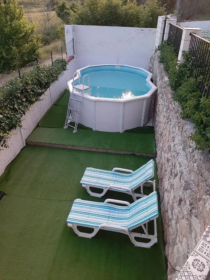 Casa rural para 11 personas, con vistas además de jardín y piscina, Familias con niños - 1