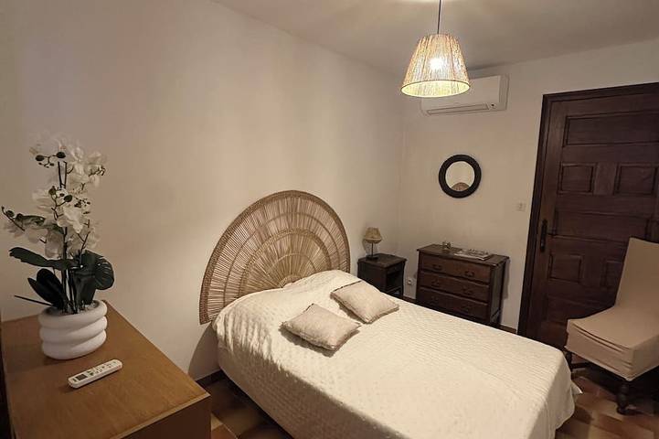 Gîte pour 4 personnes, avec terrasse et jardin dans Plage de Tiuccia - 3