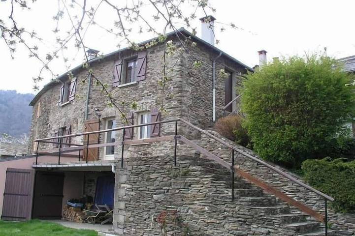 Gîte pour 4 personnes, avec jardin dans Saint-André-de-Lancize
